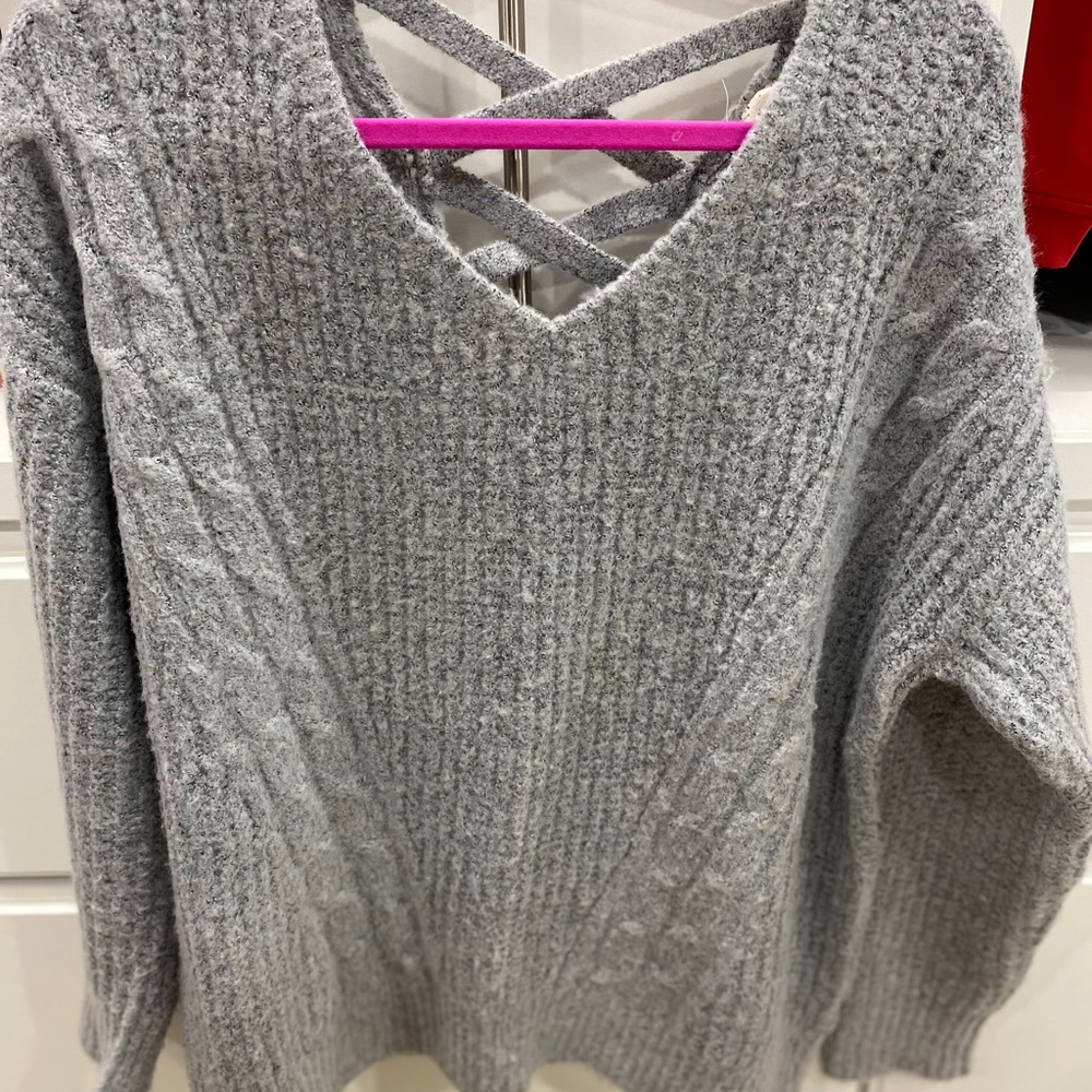 Hem & Thread gray sweater - size Large